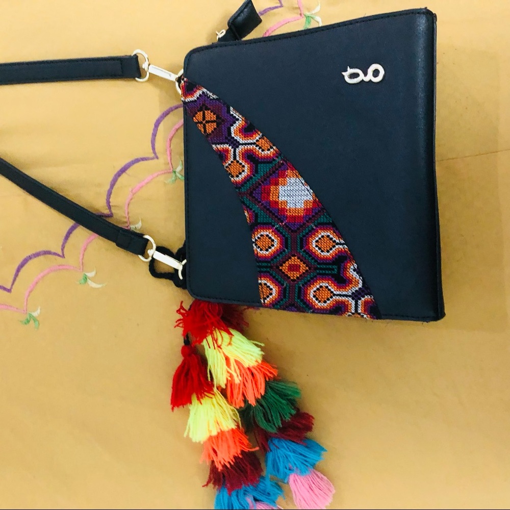 Global desi sling bag ethnic wear - Picture 10 of 16